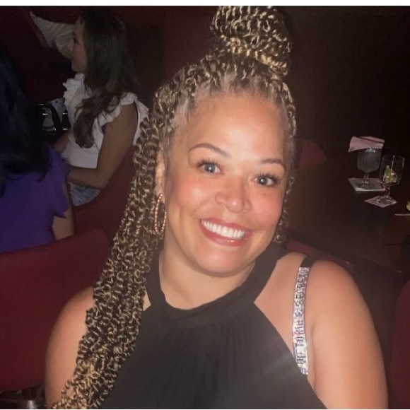 Meet your Posher, Sophia - Picture 3 of 5